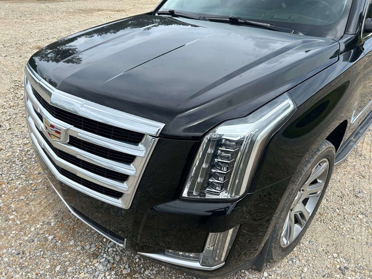 2018-cadillac-escalade-esv-image-10