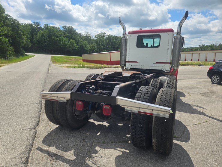 2004-peterbilt-378-image-15