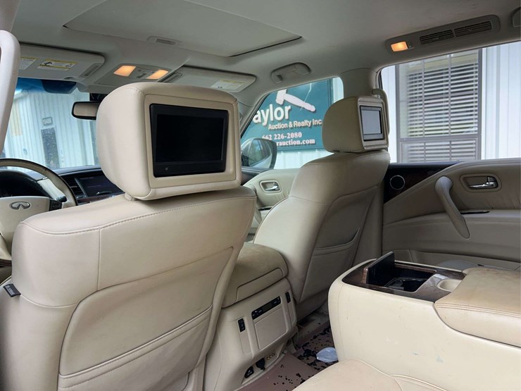 2012-infiniti-qx56-image-17