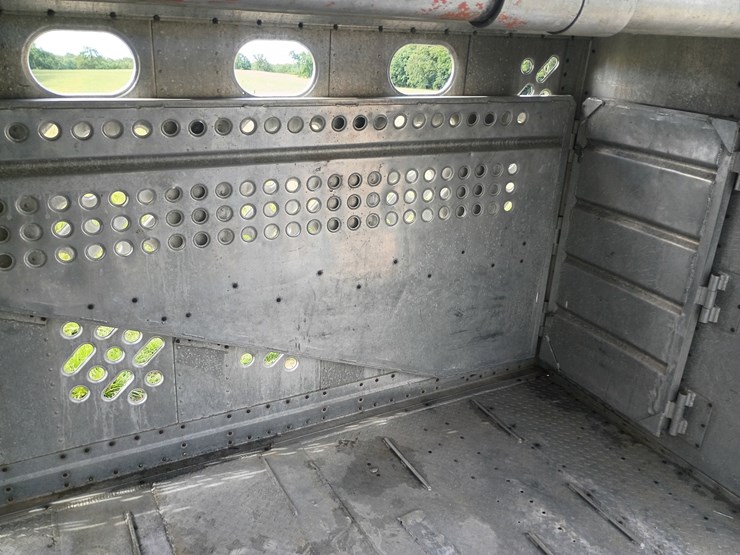 1985-wilson-livestock-trailer-image-24