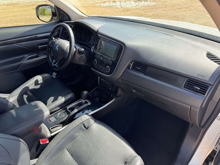 2018-mitsubishi-outlander-image-13