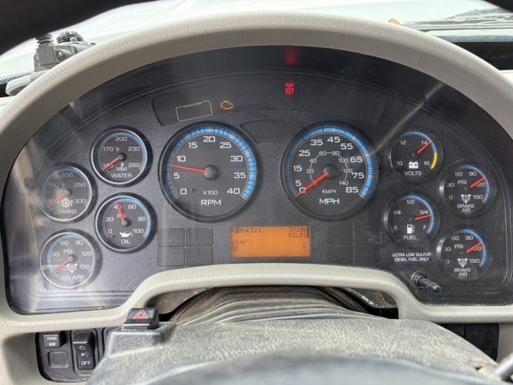 2012-international-7500-dump-truck-image-24