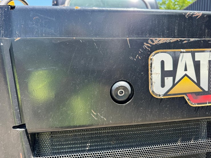 2019-caterpillar-236d3-image-15