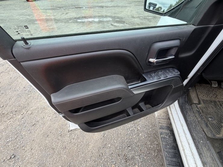 2016-chevrolet-silverado-2500-image-24