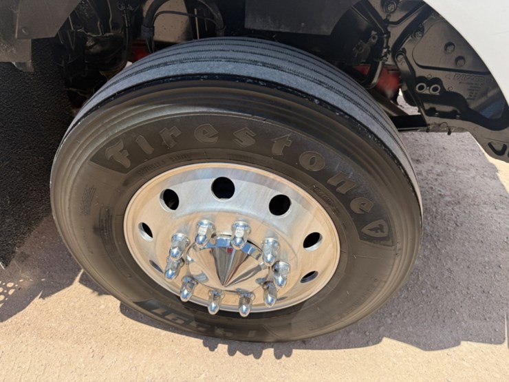 2016-kenworth-t800-image-7