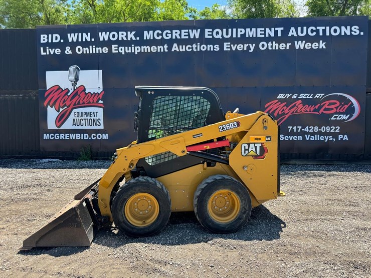 2019-caterpillar-236d3-image-3