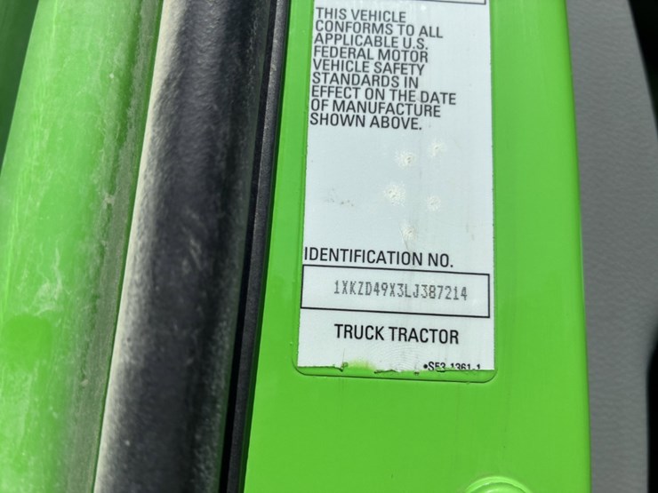 2020-kenworth-t880-image-16