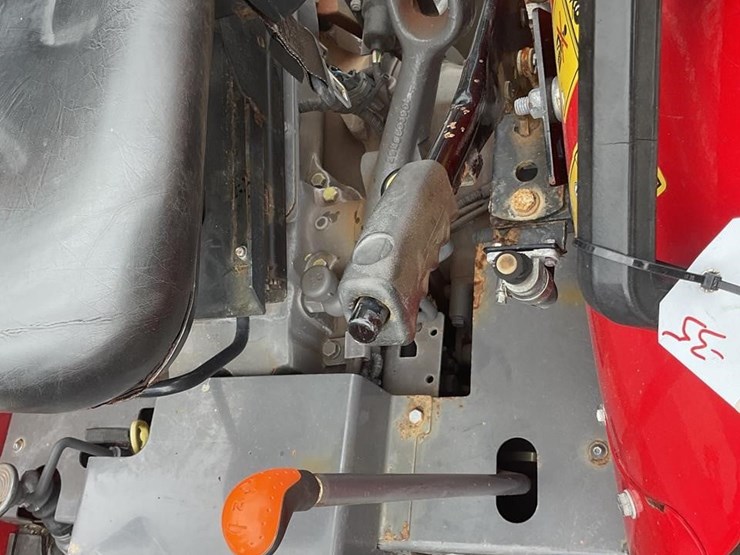 2020-massey-ferguson-2605h-image-10
