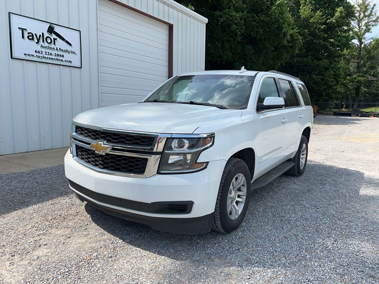 2019-chevrolet-tahoe-image-8
