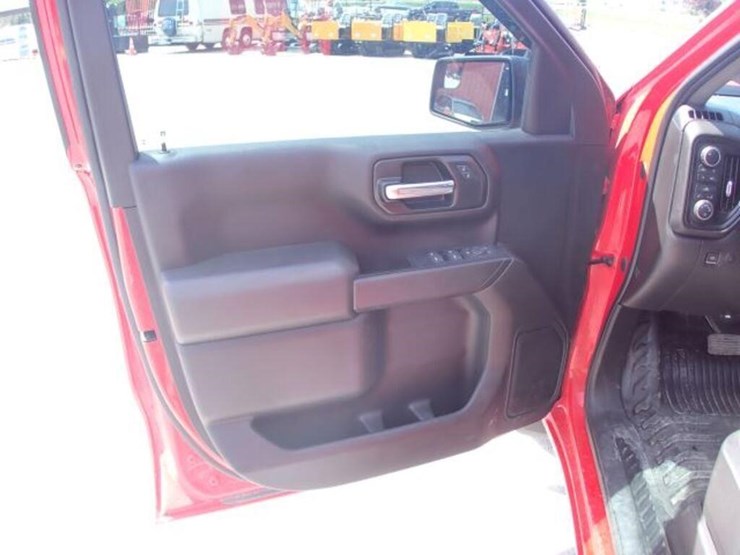 chevrolet-silverado-1500-image-13