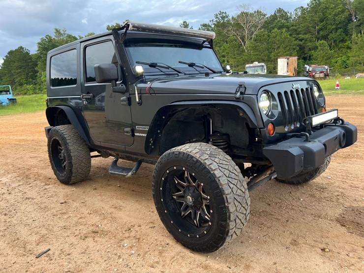 2010-jeep-wrangler-sport-image-4