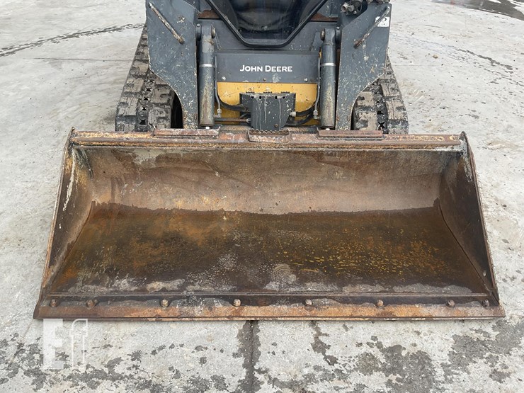 2017-deere-317g-image-11