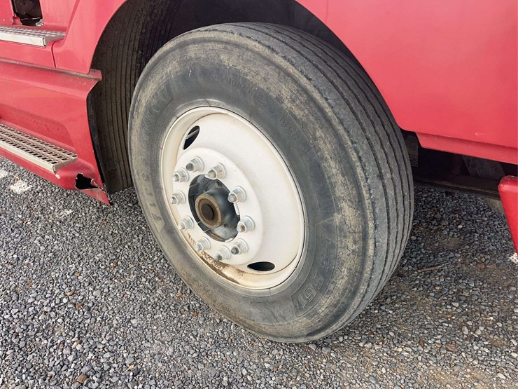1999-volvo-vn-image-9