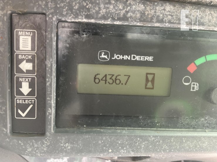 2016-deere-318e-image-15