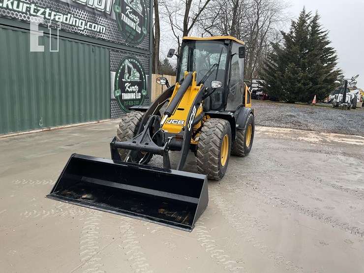 2010-jcb-409-image-8