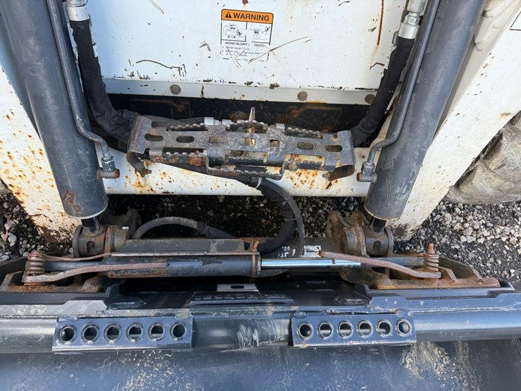 2017-bobcat-s650-image-10