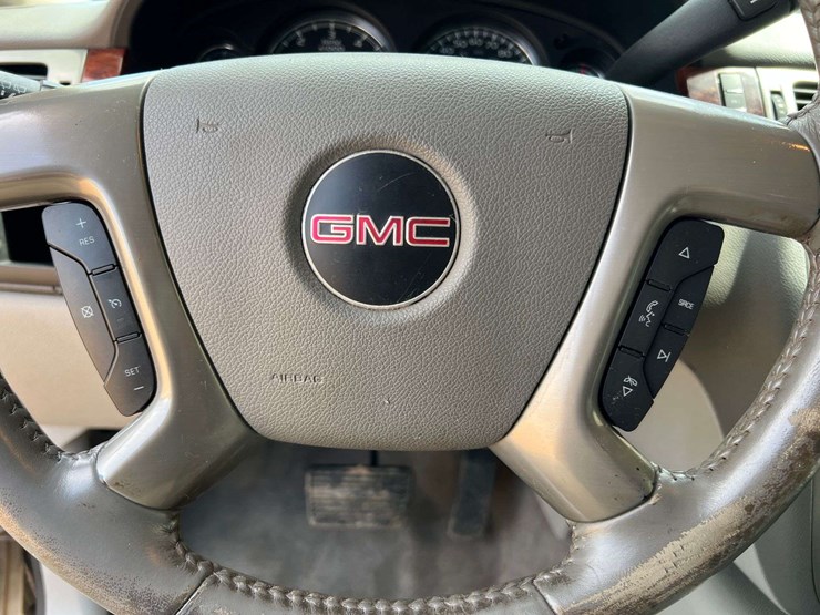 2013-gmc-yukon-slt-image-33