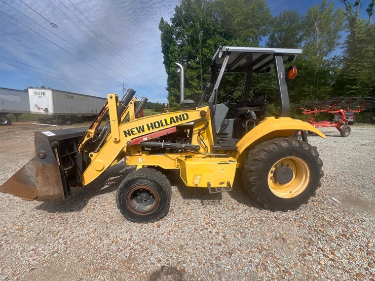 new-holland-u80-image-1