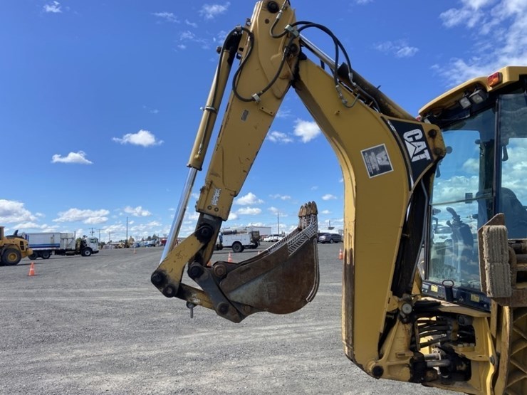 2004-caterpillar-420d-image-23