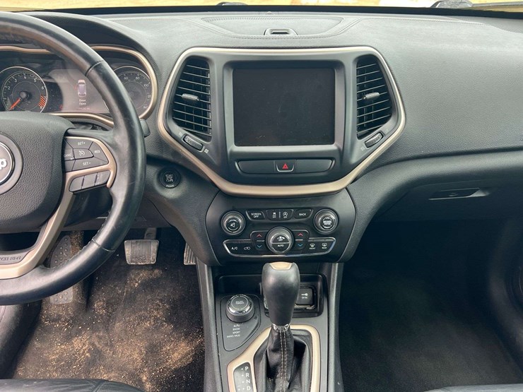 2015-jeep-cherokee-limited-image-13