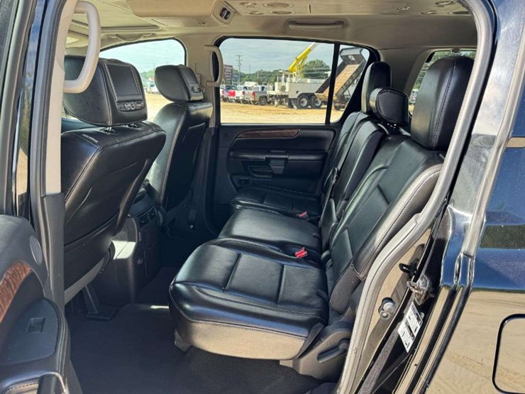 2014-nissan-armada-image-20