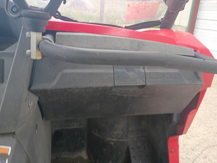 2014-can-am-commander-800-image-23