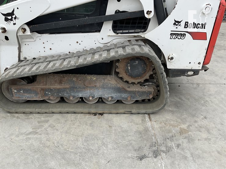 2021-bobcat-t740-image-9