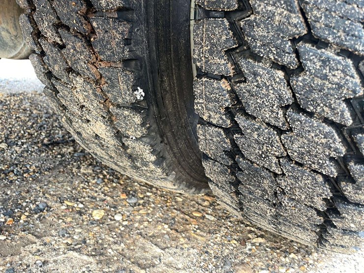 2014-ford-f550-image-23