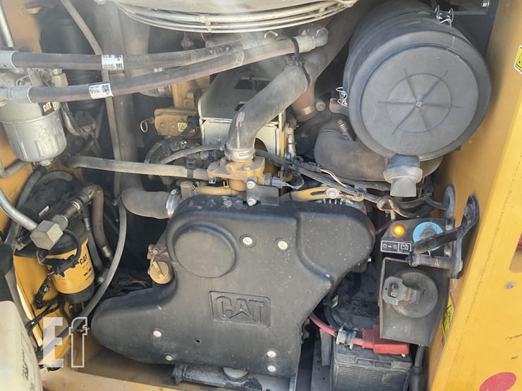 2022-caterpillar-272d3-image-19