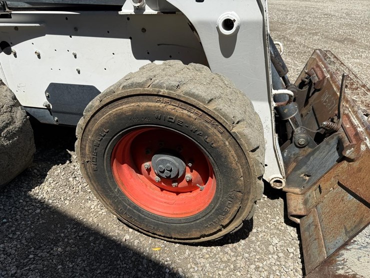 bobcat-s300-image-12