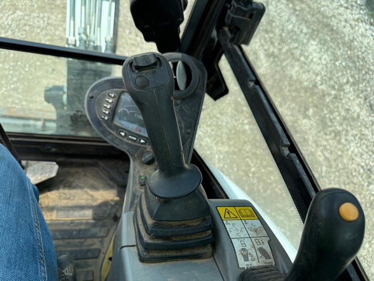 2020-bobcat-e26-image-23