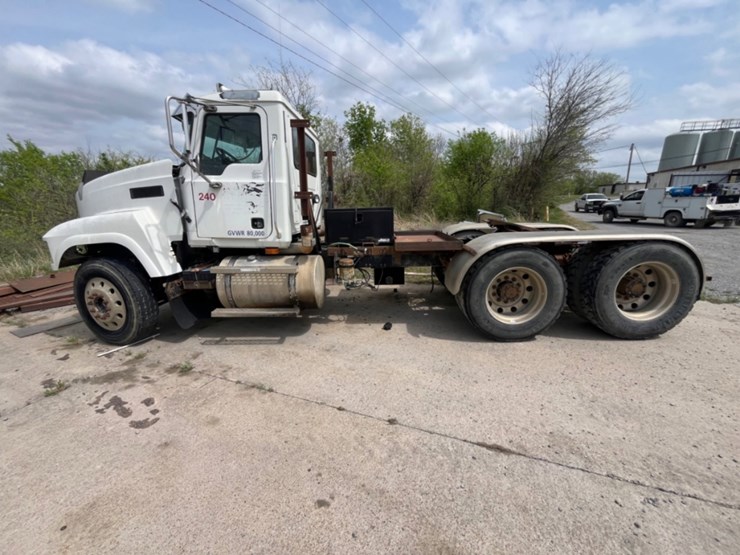 2006-mack-chn613-image-8