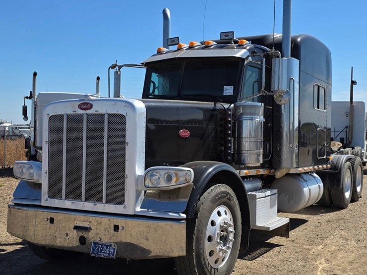 2013-peterbilt-388-image-1