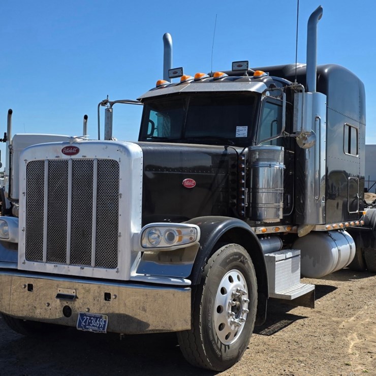 2013 PETERBILT 388