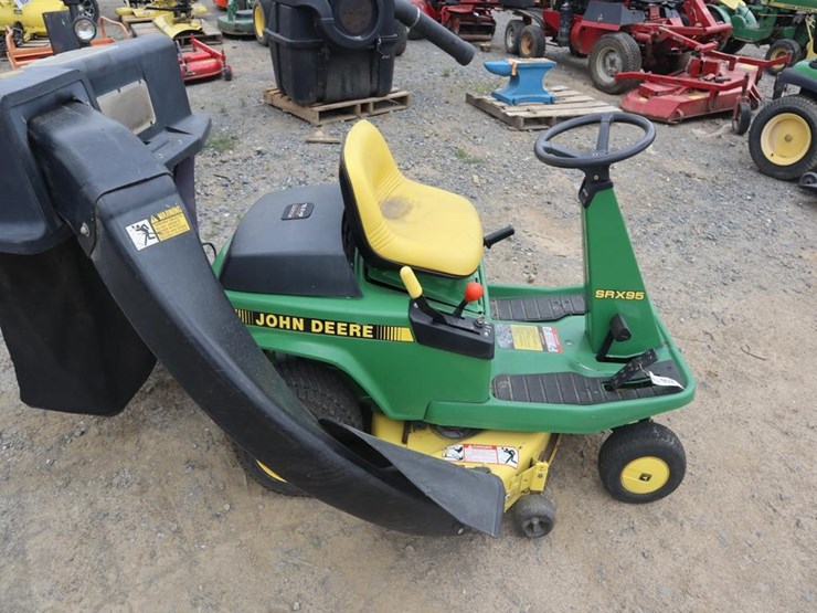 john-deere-riding-mower-image-8
