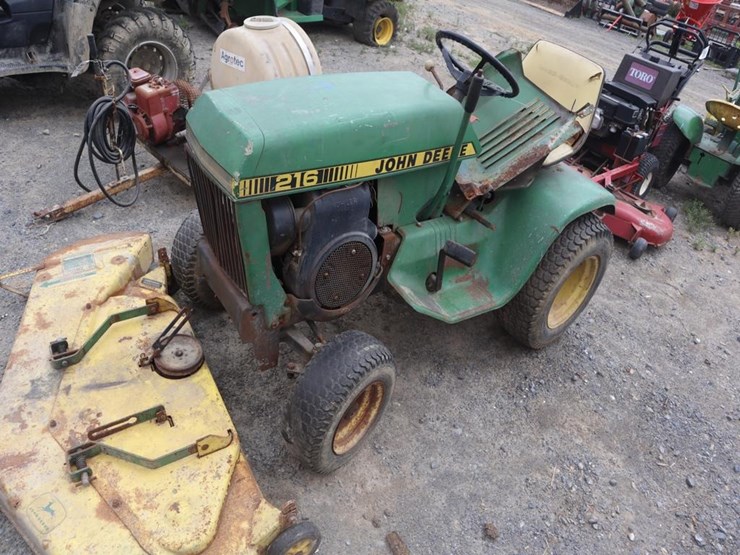 john-deere-216-image-4