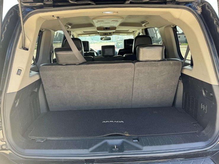 2014-nissan-armada-image-21