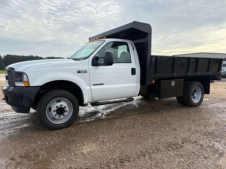 2003-ford-f550-image-1