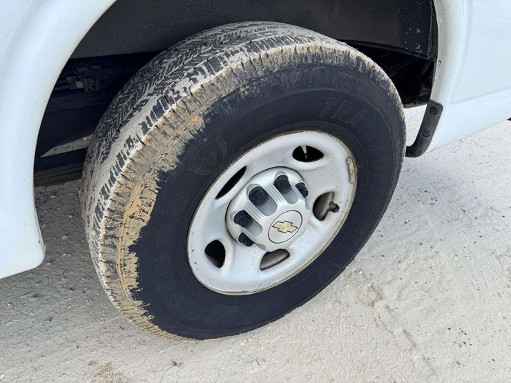 2013-chevrolet-express-2500-image-28