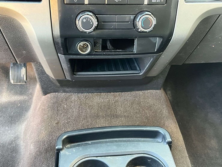 2010-ford-f150-xlt-image-37