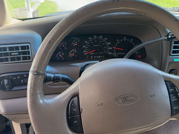 2001-ford-excursion-image-13