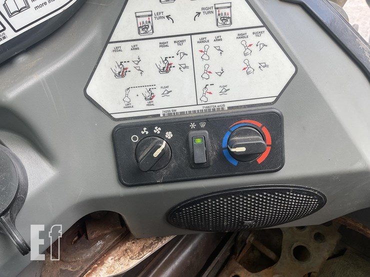 2016-bobcat-t750-image-16