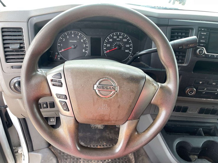 2018-nissan-nv2500hd-image-12
