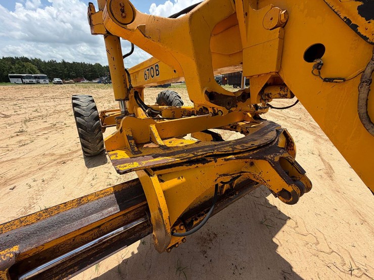 deere-670b-image-15