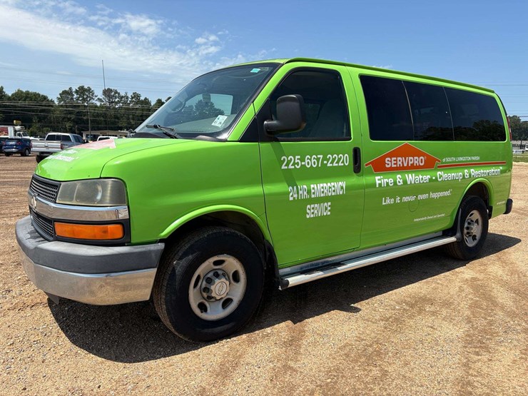 2009-chevrolet-express-3500-image-1
