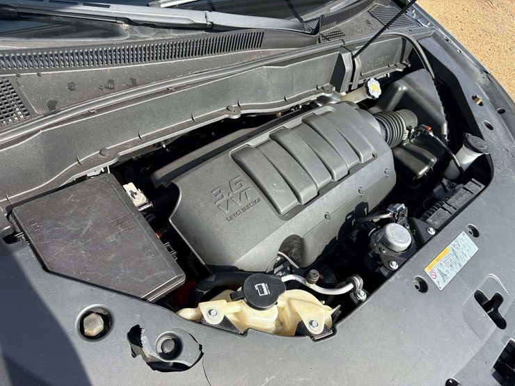 2016-chevrolet-traverse-ls-image-27