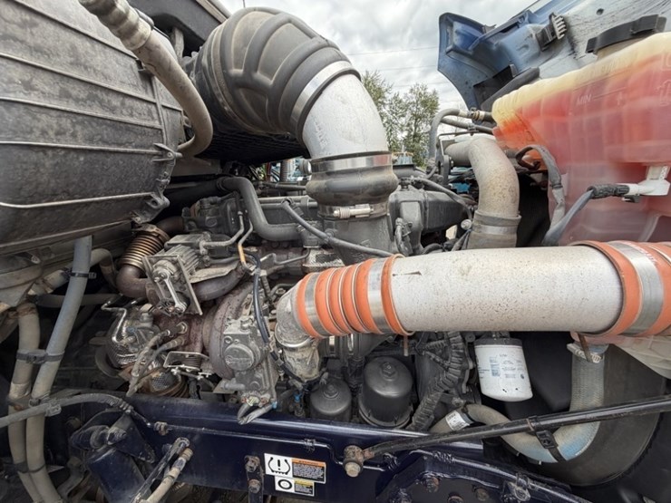 2016-kenworth-t680-image-14