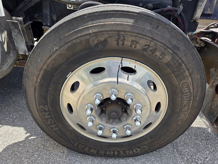 2004-peterbilt-378-image-90