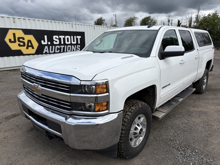 2016-chevrolet-silverado-2500-image-1