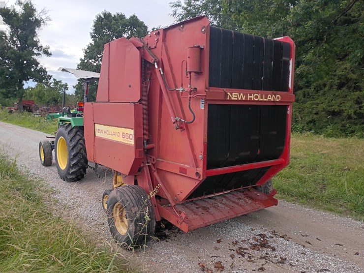 new-holland-660-image-3